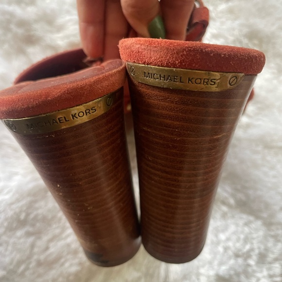 Michael Kors size 81/2 - Picture 2 of 3